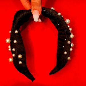 PEARL KNOTTED HEADBAND - BLACK never worn no tags